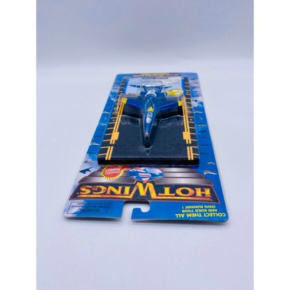 Hot Wings F-18 Hornet Die Cast Collectible Plane 2009 Edition - Picture 10 of 12